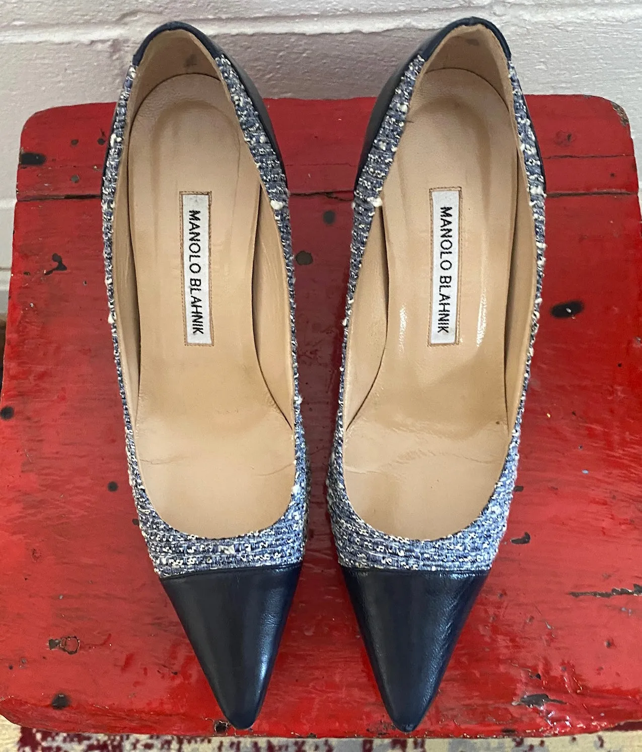 Manolo Blahnik Navy Blue Leather Tweed Fabric Pumps High Heels Capped Toe Sz 8.5